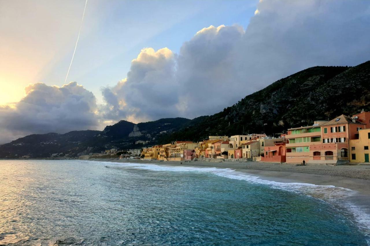 Varigotti #Subitoalmare 外观 照片
